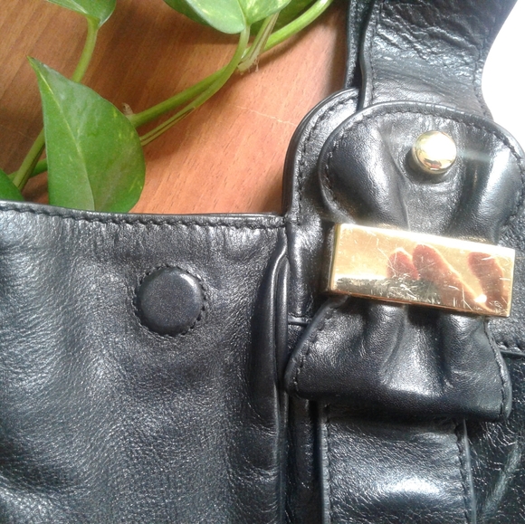 Badgley Mischka Black Leather Hand Tote Bag. - Picture 3 of 6